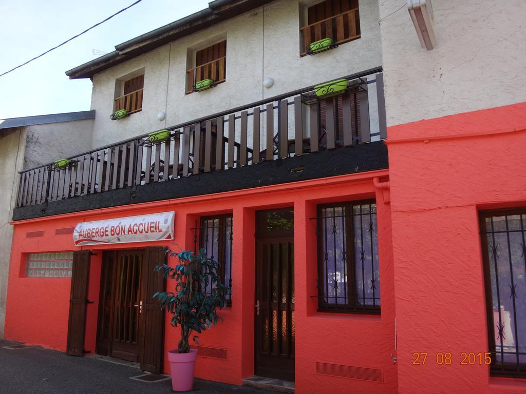 Hotel Bon Accueil Oyonnax Exterior foto