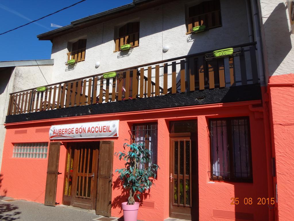Hotel Bon Accueil Oyonnax Exterior foto